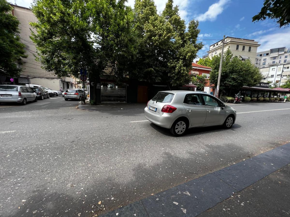 Boulevard Apartment Tirana Eksteriør billede